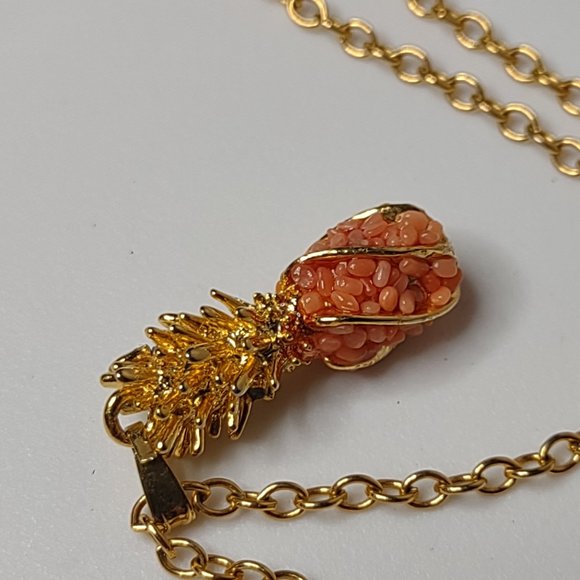 Awesome Gold Tone And Pink Pineapple Pendant Necklace 19 Inches Long - Picture 6 of 11